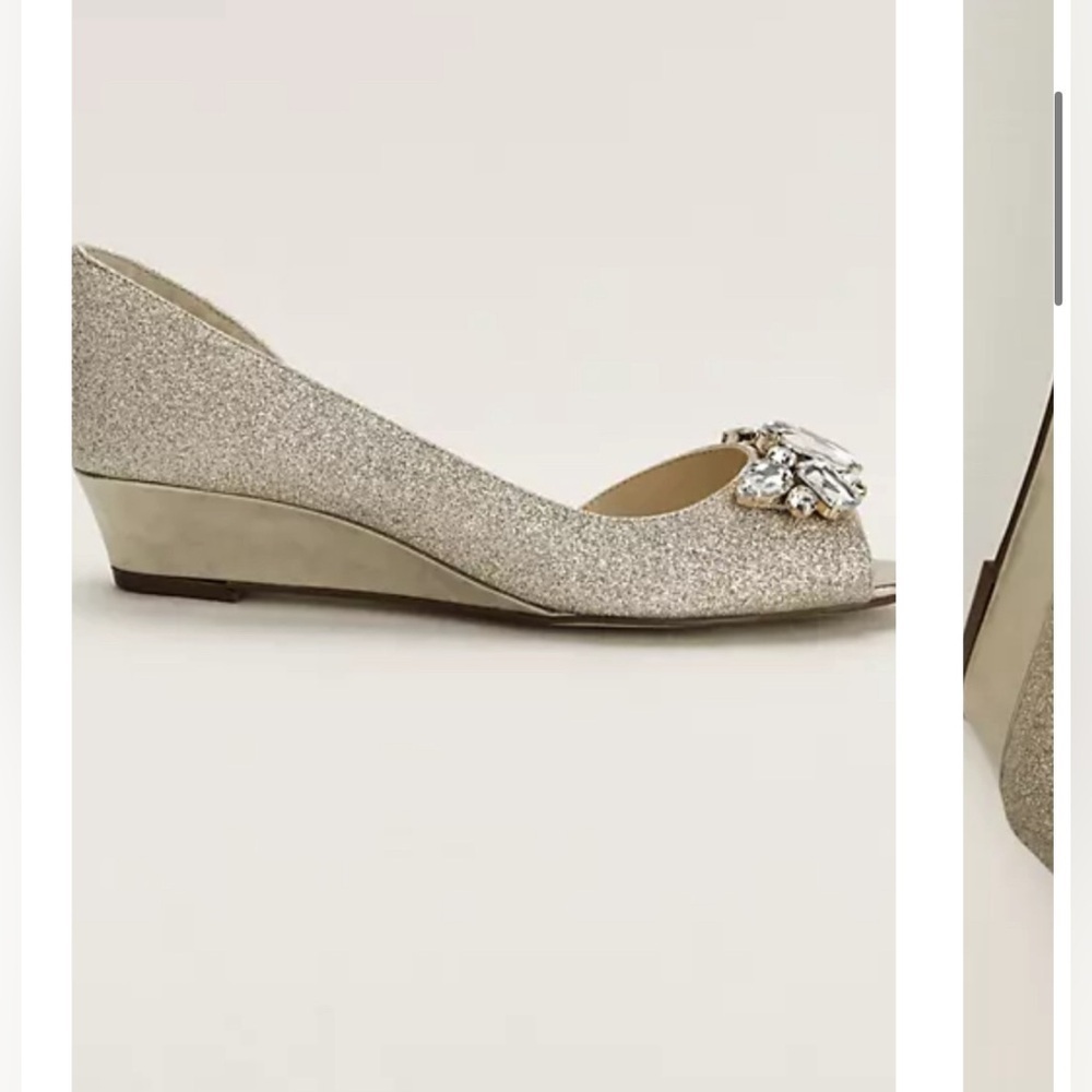 TOUCH OF NINA CHAMPAGNE METALLIC REETA CRYSTAL EMBELLISHMENT 1 1/4 HEEL SHOES - Picture 6 of 7
